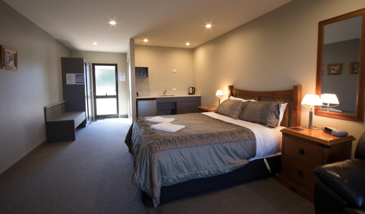 Stations Inn Hokitika Room photo
