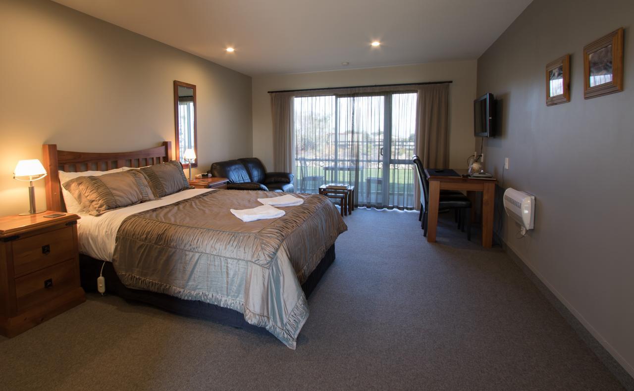 Stations Inn Hokitika Room photo
